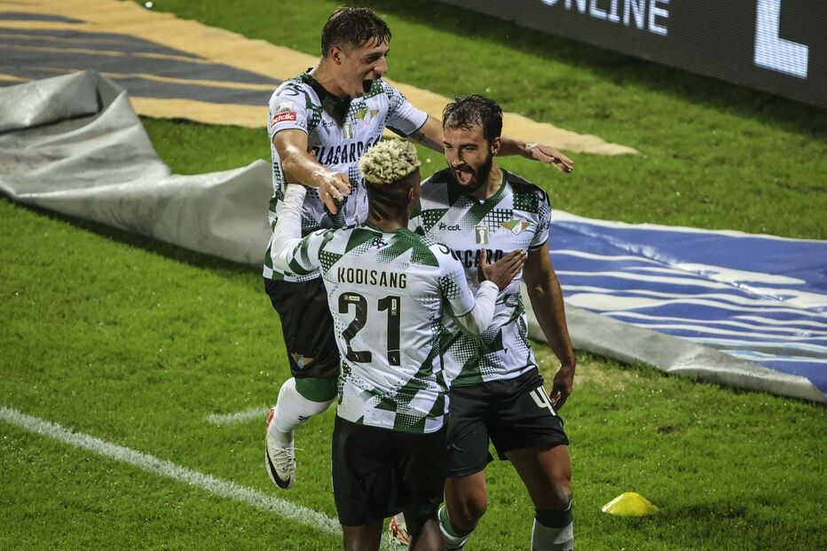 Moreirense vence em Arouca e sobe a sétimo da Liga