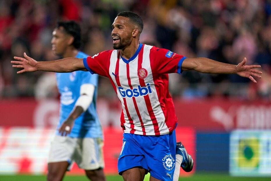 Surpreendente Girona vence nos descontos e lidera Liga espanhola