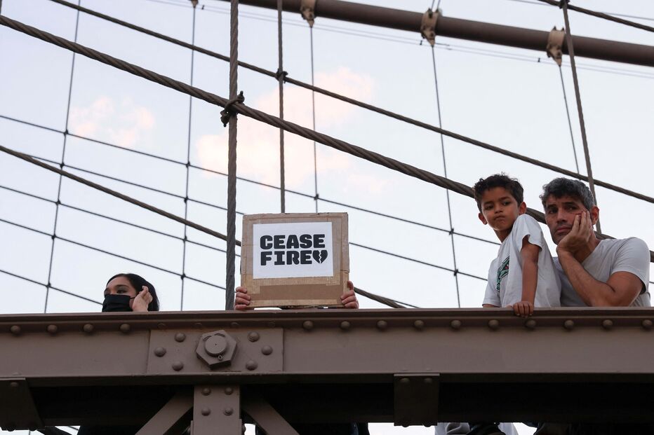 Milhares protestam em Nova Iorque contra bombardeamentos em Gaza