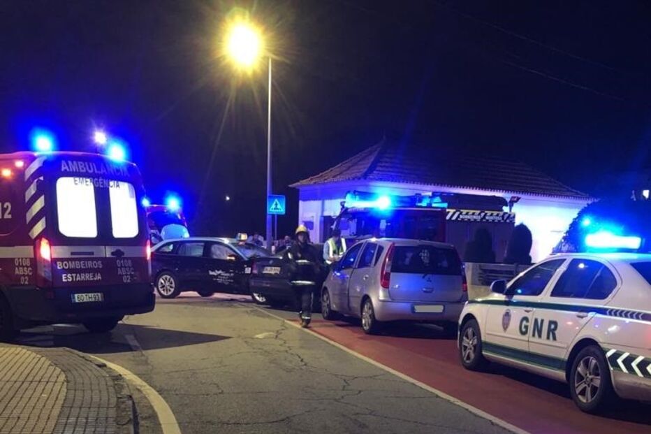 Colisão entre três carros na Murtosa