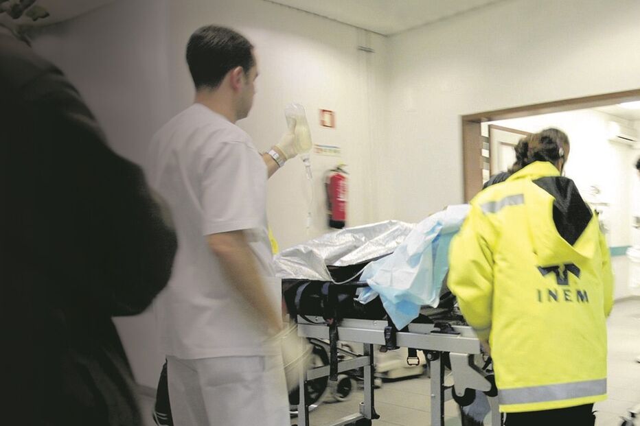 Médicos, urgências, x