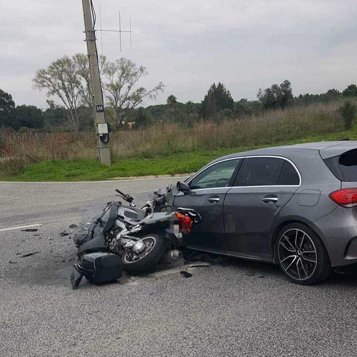 Homem de 36 anos morre em colisão entre duas motas e carro na A3