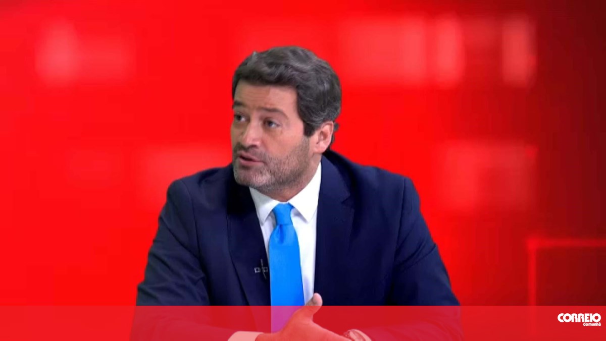 André Ventura diz que é tempo de partidos de direita deixarem de ser "tontos de serviço"