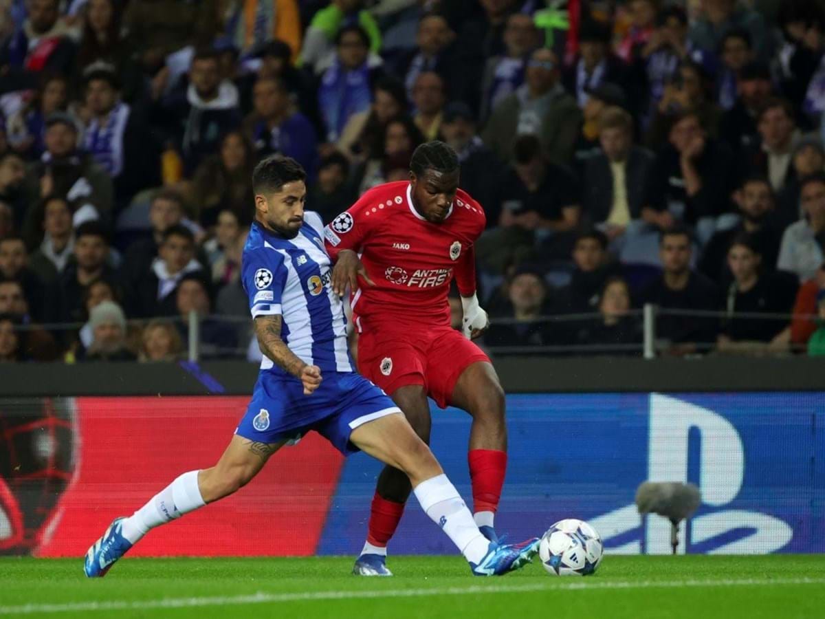 João Pinheiro arbitra jogo entre Manchester City e Estrela Vermelha