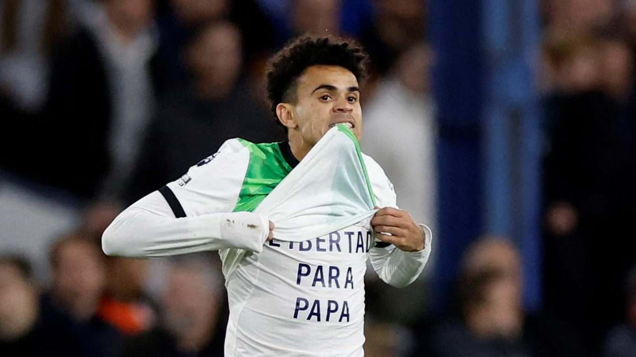 Futebolista do Luton Town submetido a exames médicos após sofrer paragem  cardíaca em campo - Futebol - Correio da Manhã