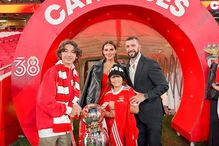 Simão Sabrosa com Vanessa Rebelo, o enteado Rodrigo Aguiar e o filho Simão