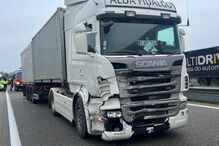 Colisão rodoviária na A1 junto à saída para a Mealhada