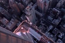 Jared Leto escala Empire State Building para anunciar digressão