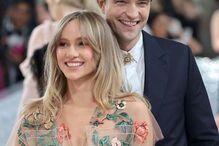 Robert Pattinson e Suki Waterhouse