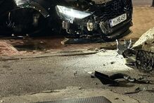 Jogador Balotelli sofre acidente de carro