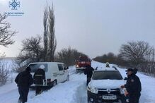 Tempestade de neve faz 13 feridos e deixa mais de 1600 povoações ucranianas sem eletricidade 