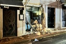 Camião despista-se e embate em prédio em Lisboa 