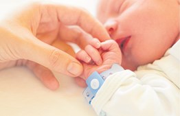 Há mais bebés a nascer em Portugal. Saldo natural melhorou face ao ano passado