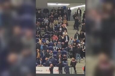 Adepto agredido e retirado do pavilhão depois de fazer críticas ao FC Porto durante Assembleia Geral
