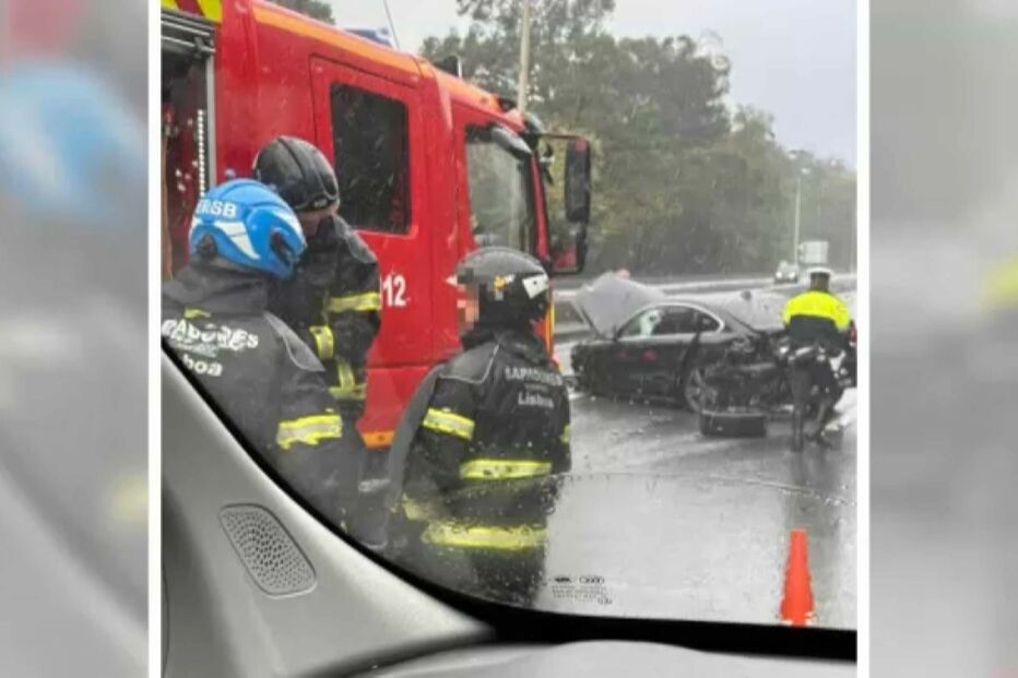 Condutor decidiu abandonar o veículo na estrada