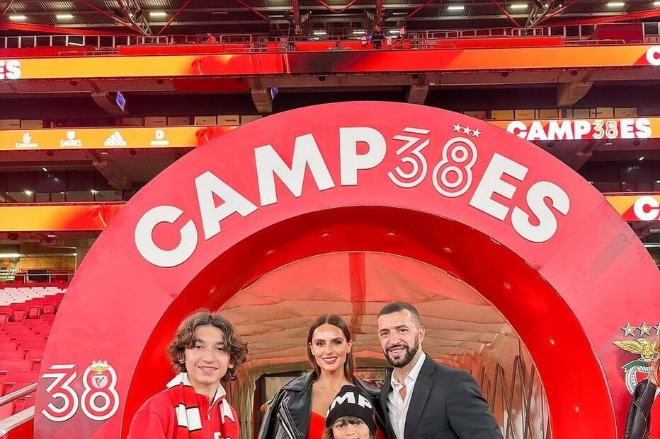 Simão Sabrosa com Vanessa Rebelo, o enteado Rodrigo Aguiar e o filho Simão