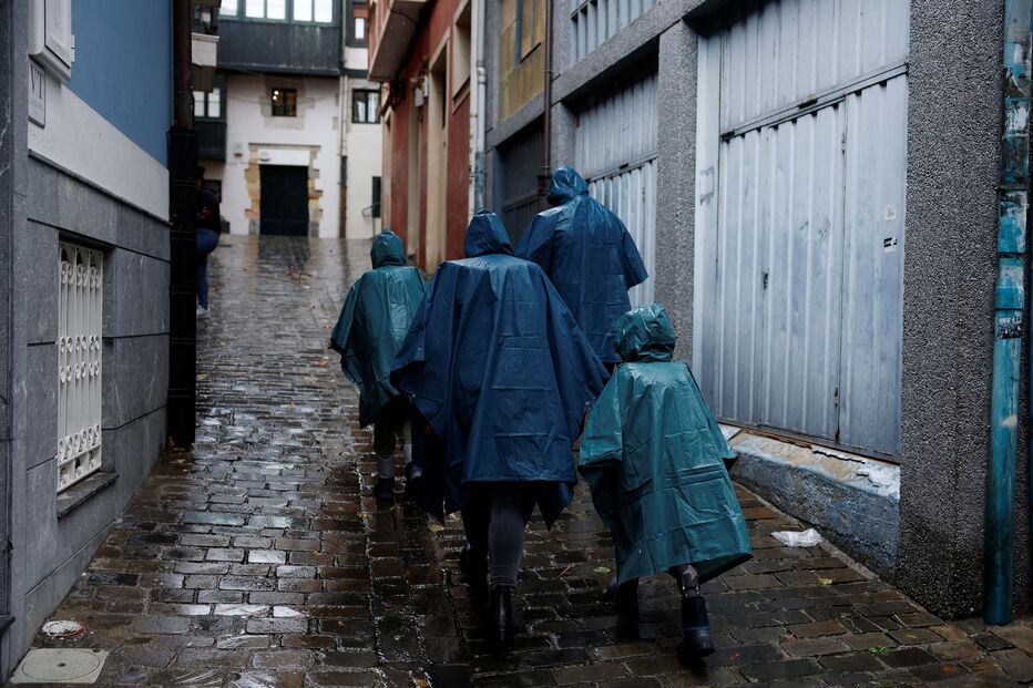 Tempestade Ciarán atinge Espanha