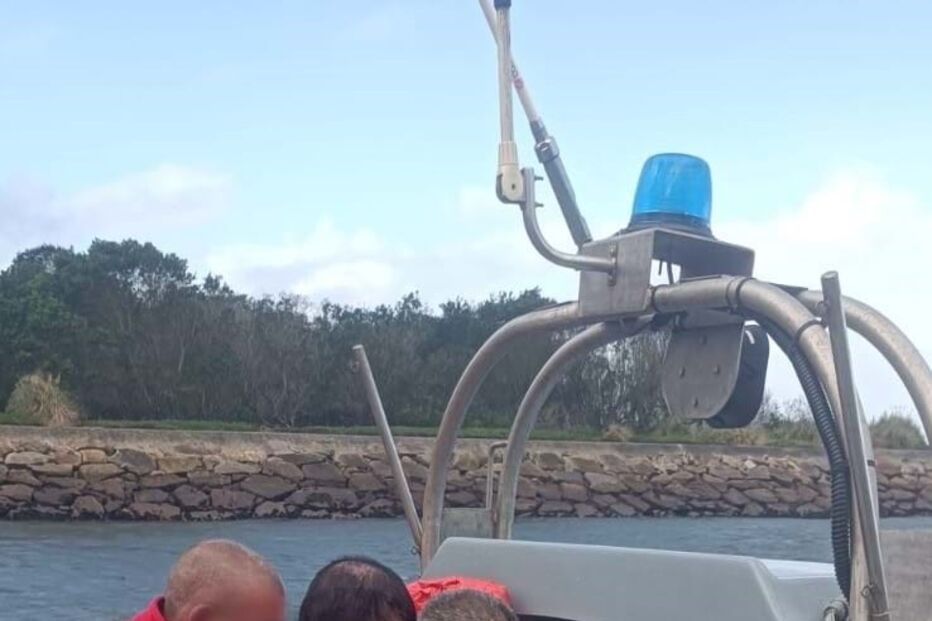 Jovem de 25 anos cai de embarcação no canal de Mira em Aveiro