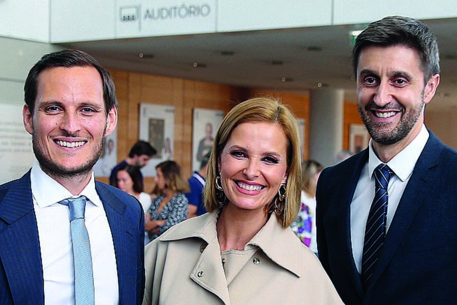Cristina Ferreira com Francisco Pedro Balsemão, CEO da Impresa, e Daniel Oliveira, diretor de Programas da SIC