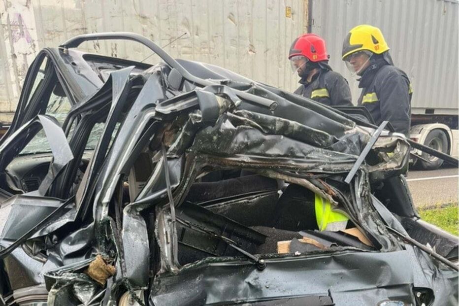 Colisão rodoviária na A1 junto à saída para a Mealhada