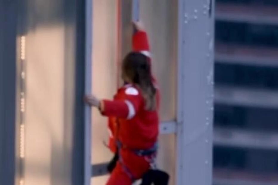 Jared Leto escala Empire State Building para anunciar digressão