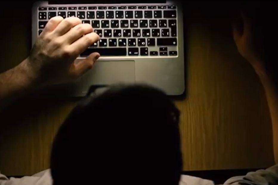 Mulher faz-se passar por agente de investimentos financeiros e saca mais de meio milhão