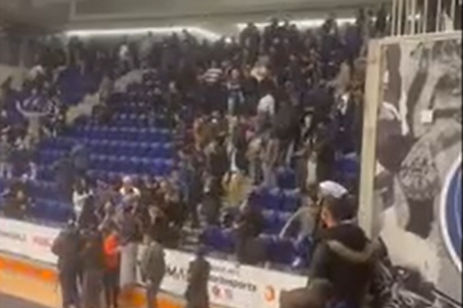 Imagens mostram confusão na Assembleia-Geral do FC Porto