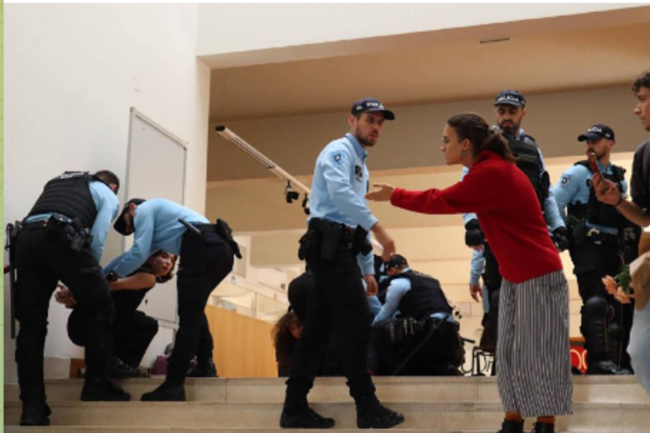 Estudantes detidas na Faculdade de Psicologia da Universidade de Lisboa
