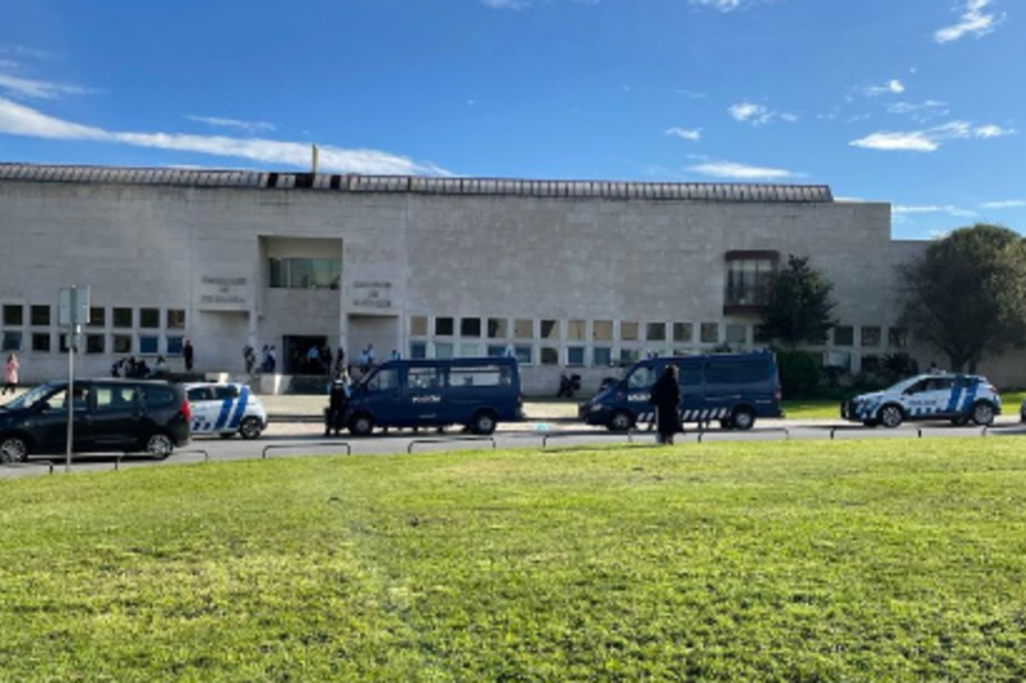 Estudantes detidas na Faculdade de Psicologia da Universidade de Lisboa