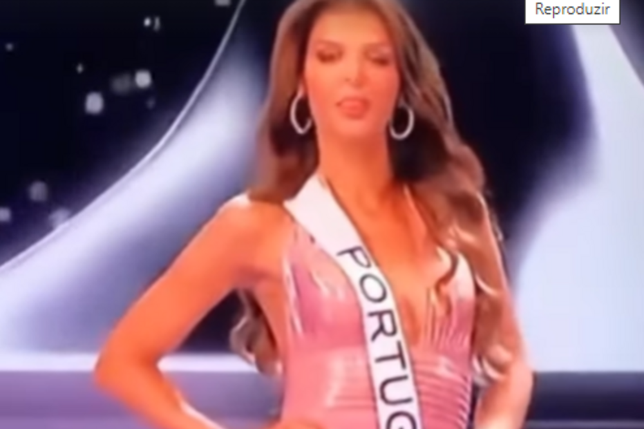 Marina Machete no palco do Miss Universo
