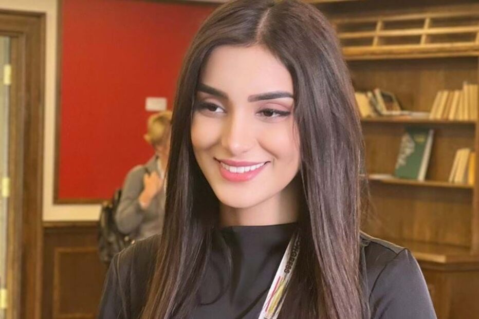 Nilofar Ayoubi disfarçou-se de menino por dez anos para poder ser livre