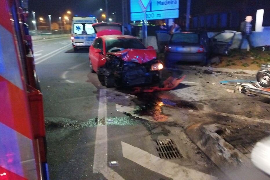 Ferido com gravidade em colisão entre dois carros em Ovar