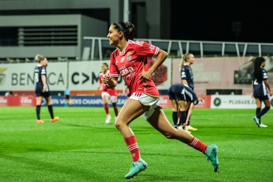 Kika Nazareth celebra golo do Benfica na Champions