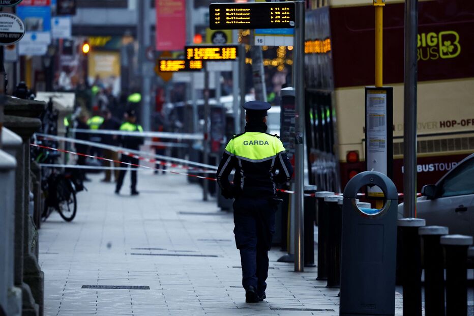 Cinco pessoas, incluindo três crianças, esfaqueadas junto a escola em Dublin 