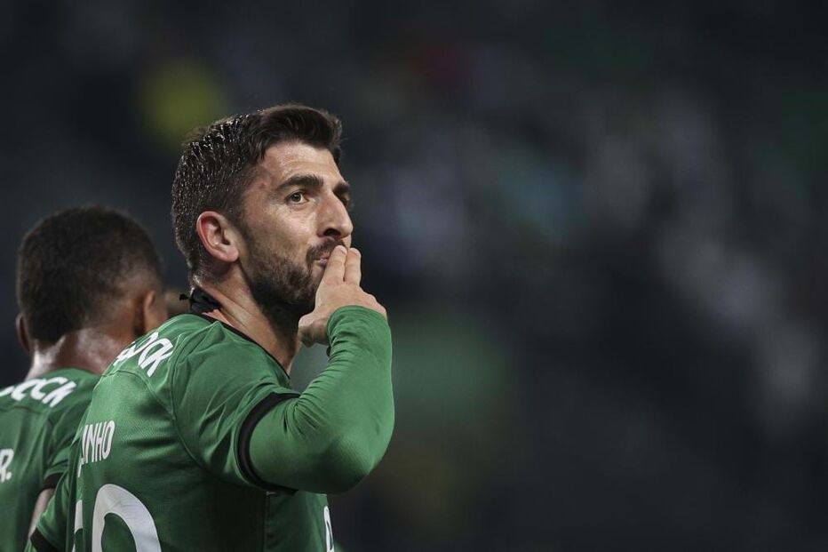 Paulinho festeja segundo golo do Sporting no jogo contra o Dumiense