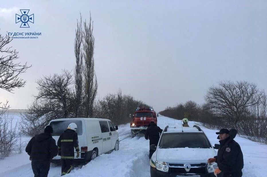 Tempestade de neve faz 13 feridos e deixa mais de 1600 povoações ucranianas sem eletricidade 