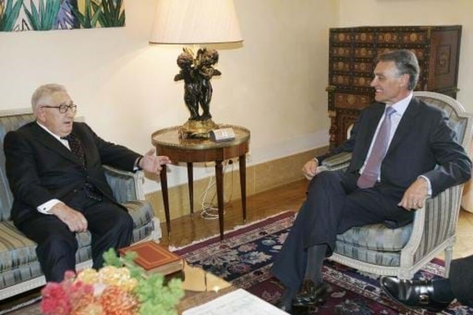 Henry Kissinger com Cavaco Silva no Palácio de Belém em 2006 