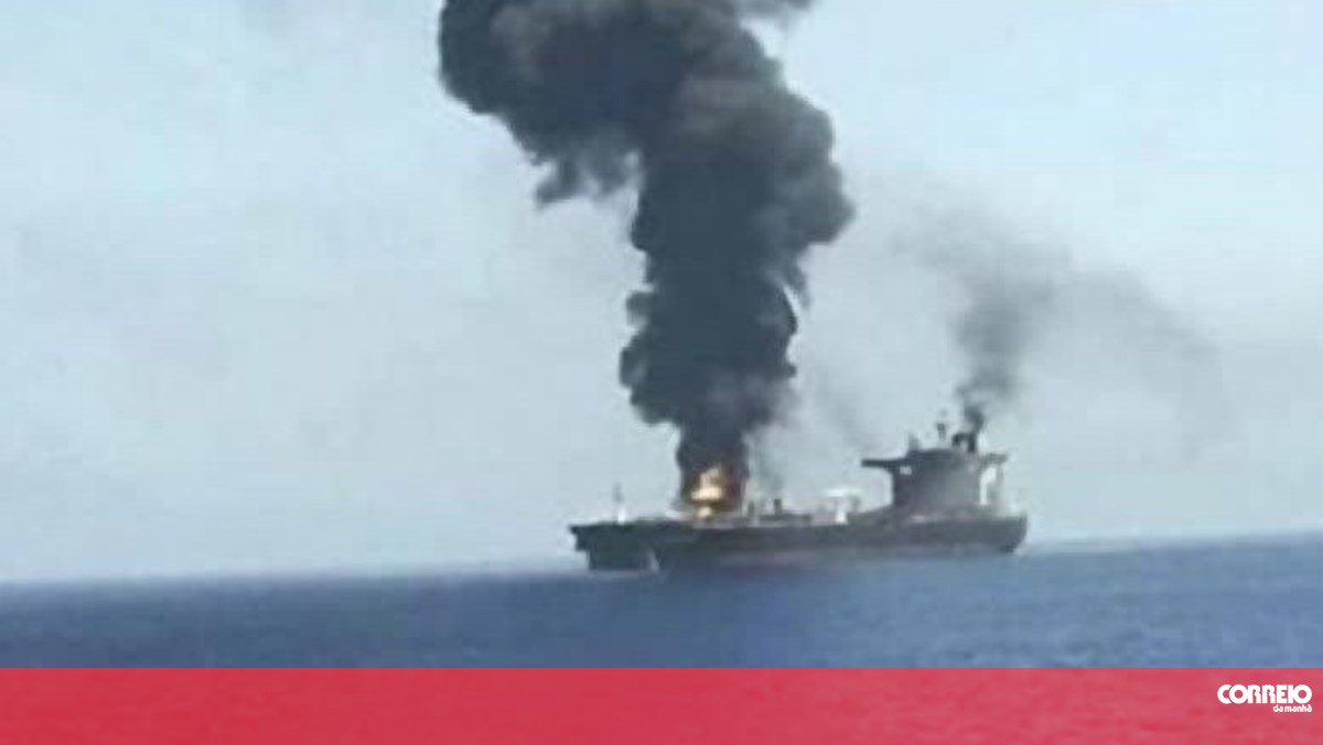 Petroleiro norueguês atacado no Mar Vermelho