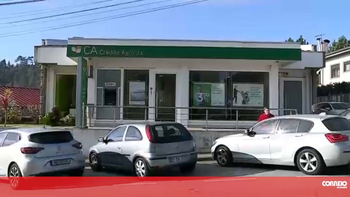 Três encapuzados roubam milhares de euros em assalto a cliente do Crédito Agrícola de S. Pedro da Cova