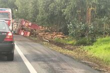 Despiste de camião em Setúbal