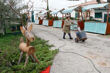 Aldeia de Parises celebra Natal pela primeira vez com sobrantes da natureza 