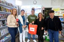 Fátima Vilaça e Tânia Laranjo, com Luísa Sampaio, do quiosque Maneta