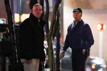 Carro colide com veículo da comitiva de Joe Biden