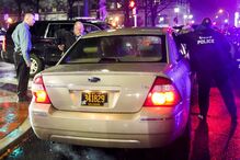 Carro colide com veículo da comitiva de Joe Biden