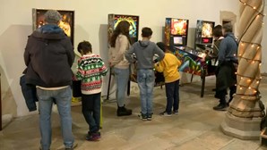 Salão de jogos no interior de igreja provoca polémica