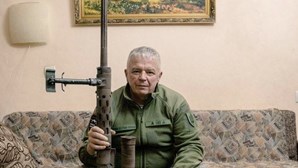 ‘Sniper’ ucraniano mata russo a 3,8 quilómetros de distância