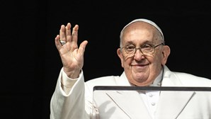 Autobiografia do Papa Francisco aponta renúncia como "hipótese distante"