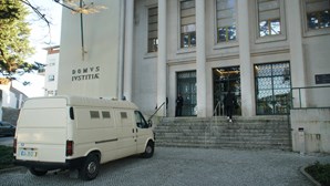 Casal suspeito de centenas de crimes sexuais julgado no Tribunal de Leiria