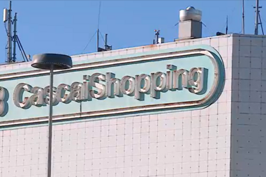 Assaltam carrinha de valores no CascaiShopping e fogem em contramão na autoestrada