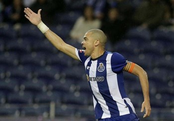 Champions: FC Porto aproveita deslize do Barcelona - A Primeira